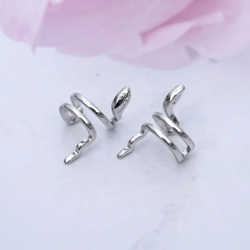 蛇舞之姿&times;U型耳骨夾.avif