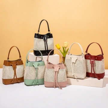 極簡帆布皮革掀蓋&times;斜背包&times;白色.avif