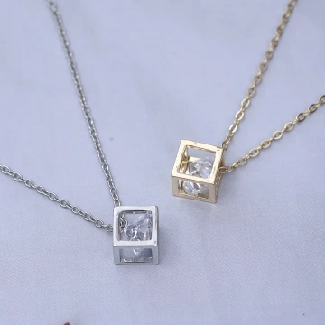 316鋼飾&times;魔方晶鑽&times;鎖骨項鍊&times;金色.avif