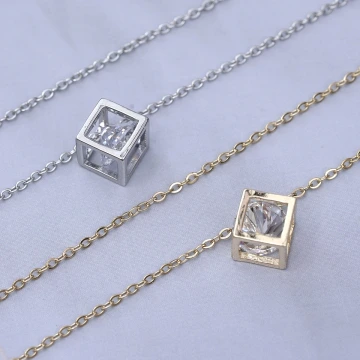 316鋼飾&times;魔方晶鑽&times;鎖骨項鍊&times;金色.avif