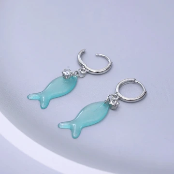 靈動粉蝶&times;三角耳夾.avif