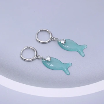 靈動粉蝶&times;三角耳夾.avif