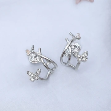 靈動粉蝶&times;三角耳夾.avif