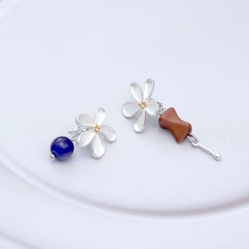 十字纏繞晶鑽&times;吊墜耳環.avif